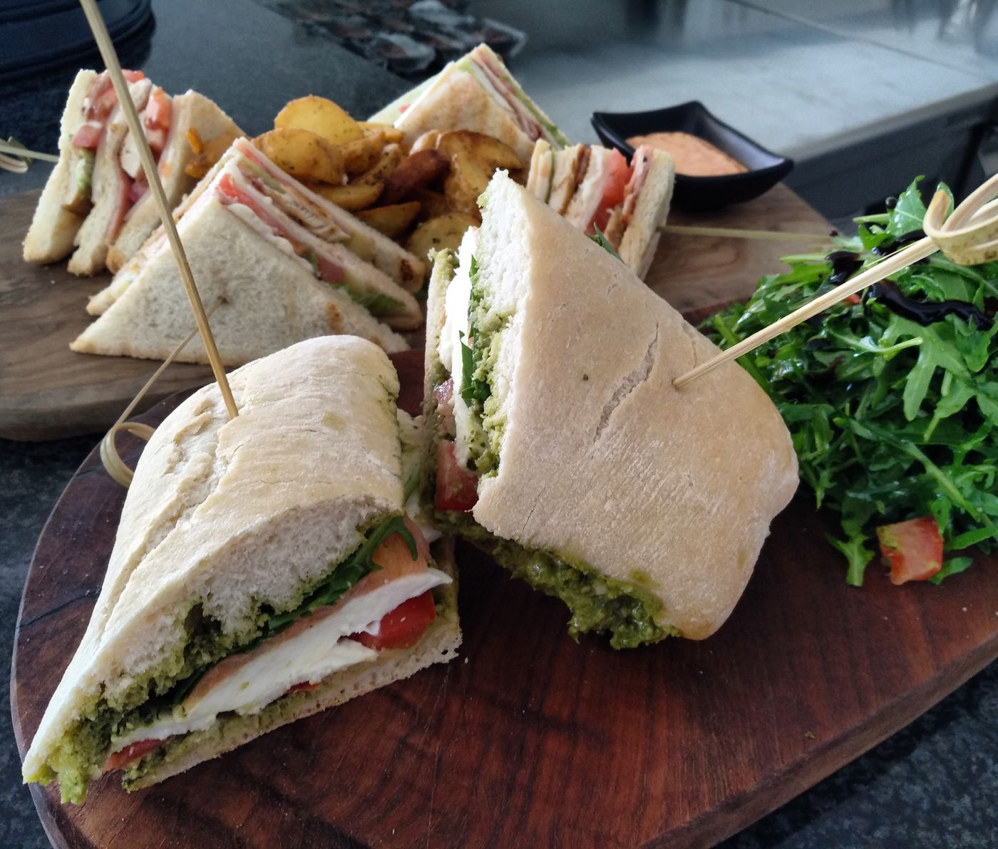 Ostraco-Luxury-Suites-Restaurant-69