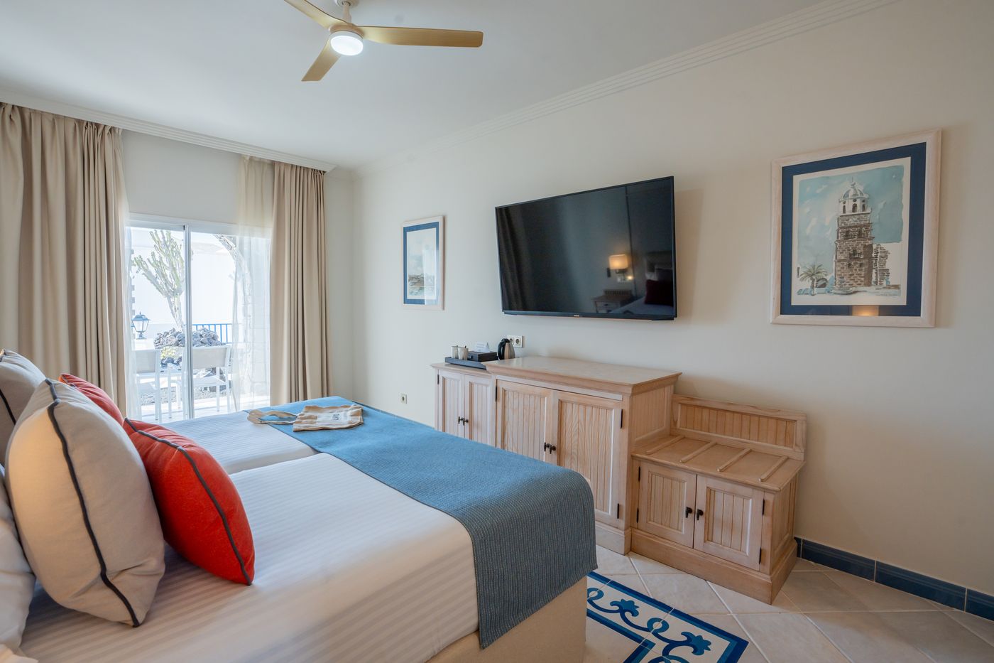 Hotel-LIVVO-Volc--n-Lanzarote-Room-33