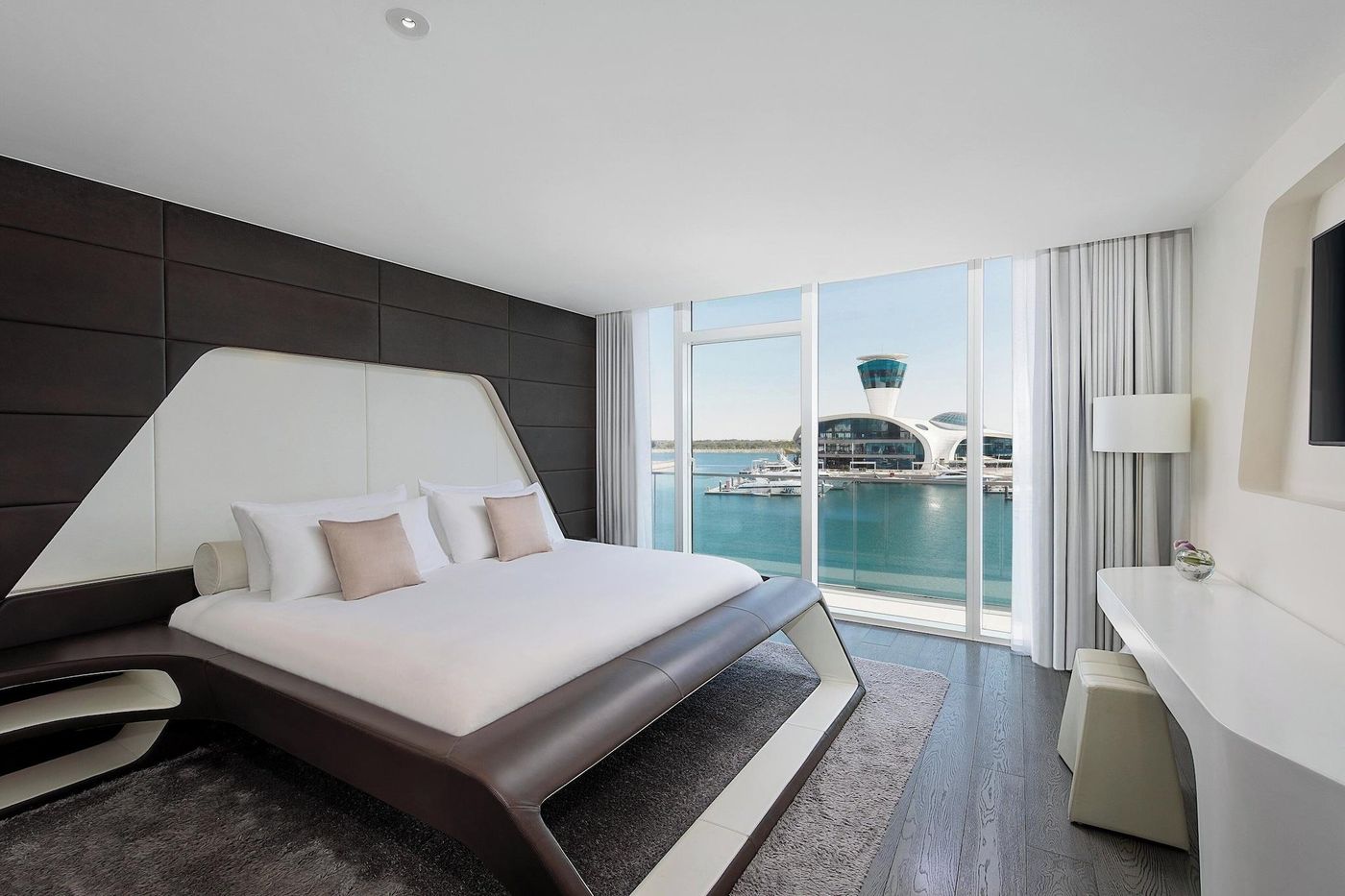 W-Abu-Dhabi---Yas-Island-Room-10