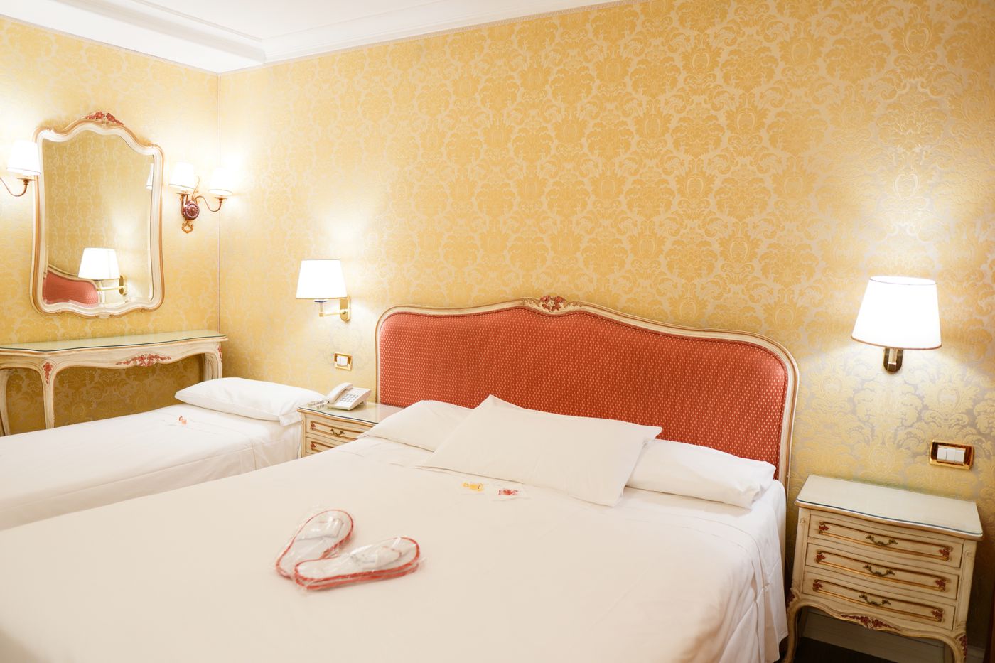 Hotel-Antiche-Figure-Room-42