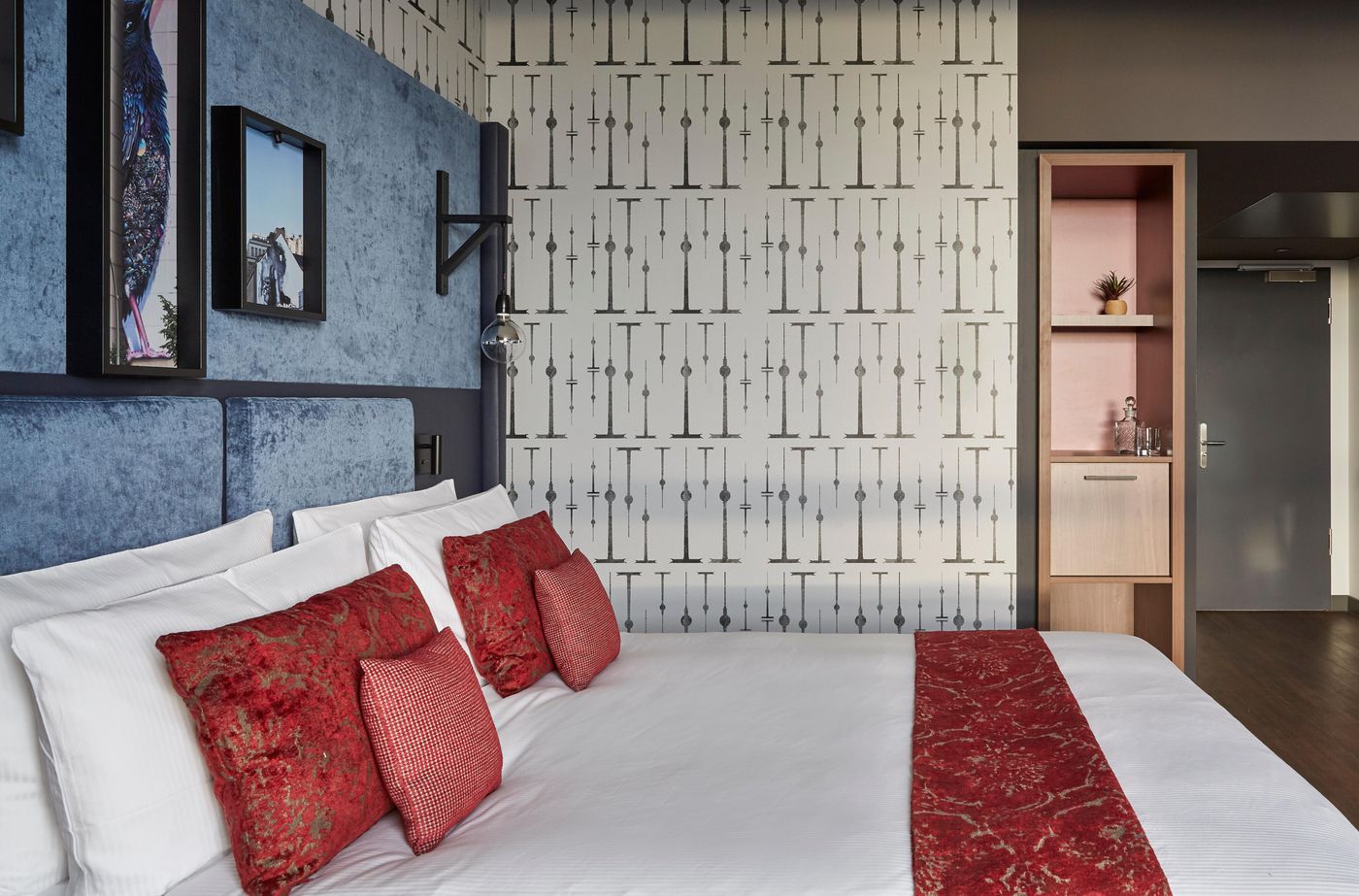 Hotel-Indigo-Berlin---East-Side-Gallery-Room-10