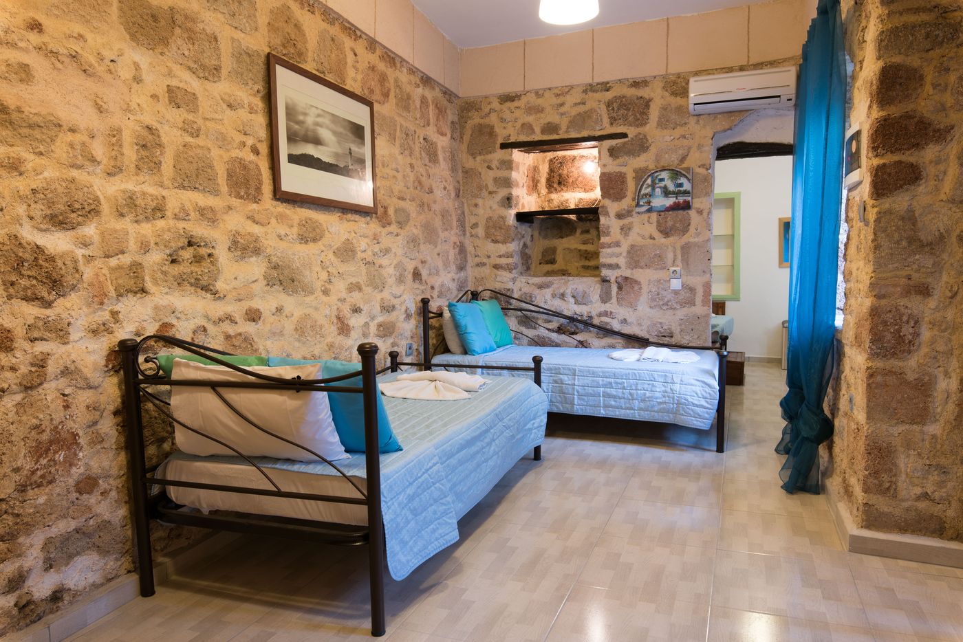 Xenones-Lindos-Room-24