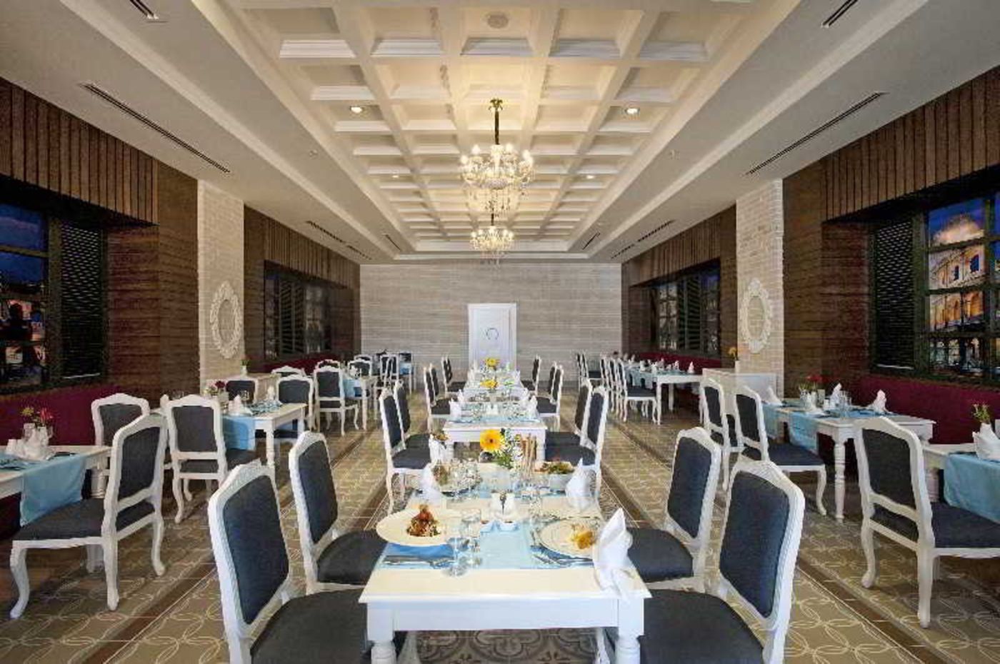 Crystal-Sunset-Luxury-Resort-and-Spa-Restaurant-42