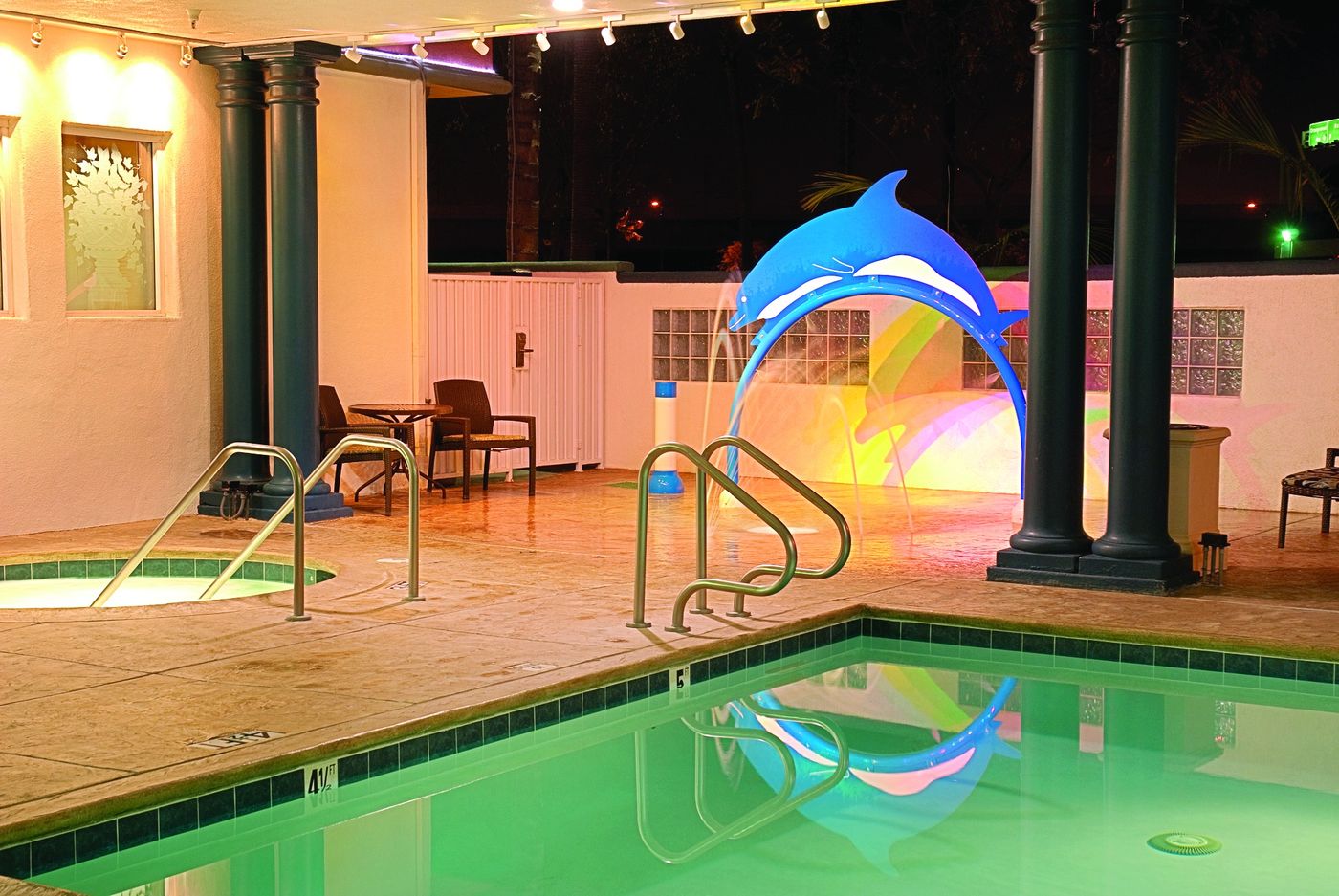 Peacock-Suites-Pool-10