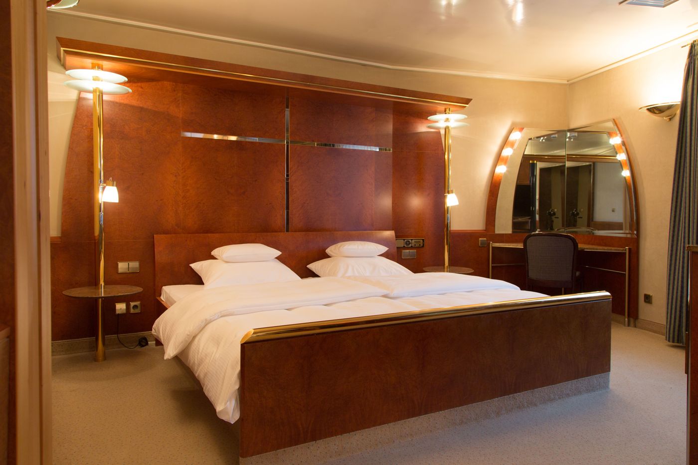 Royal Stuttgart-Germany-STUTTGART-Room-10