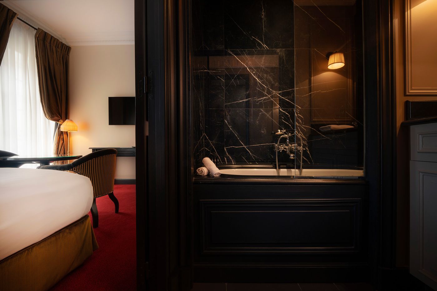 Maison-Athenee-Room-37