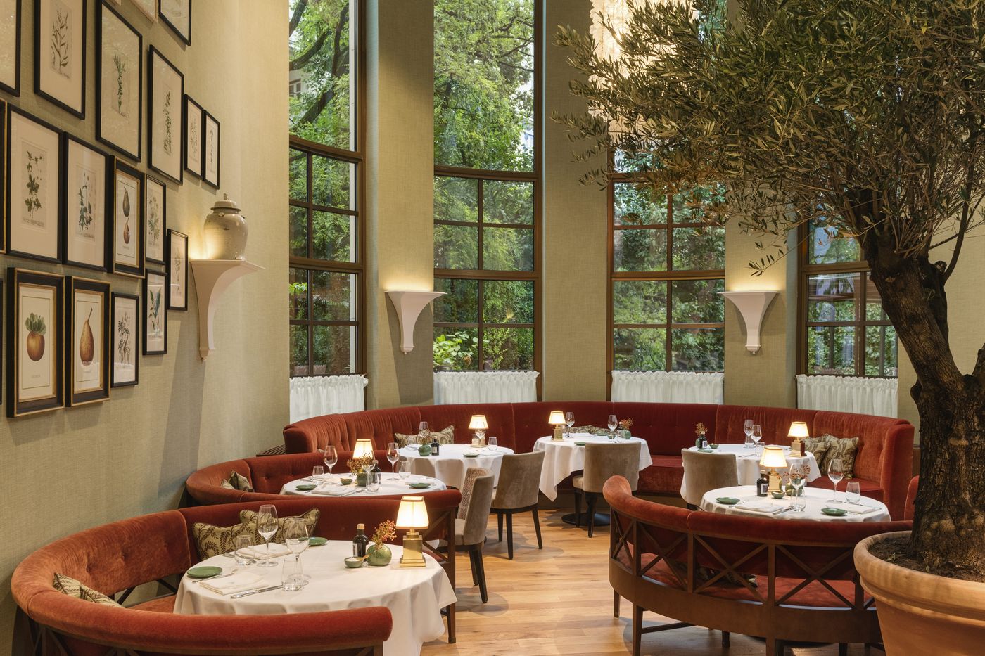 The-Charles-Hotel-Restaurant-49