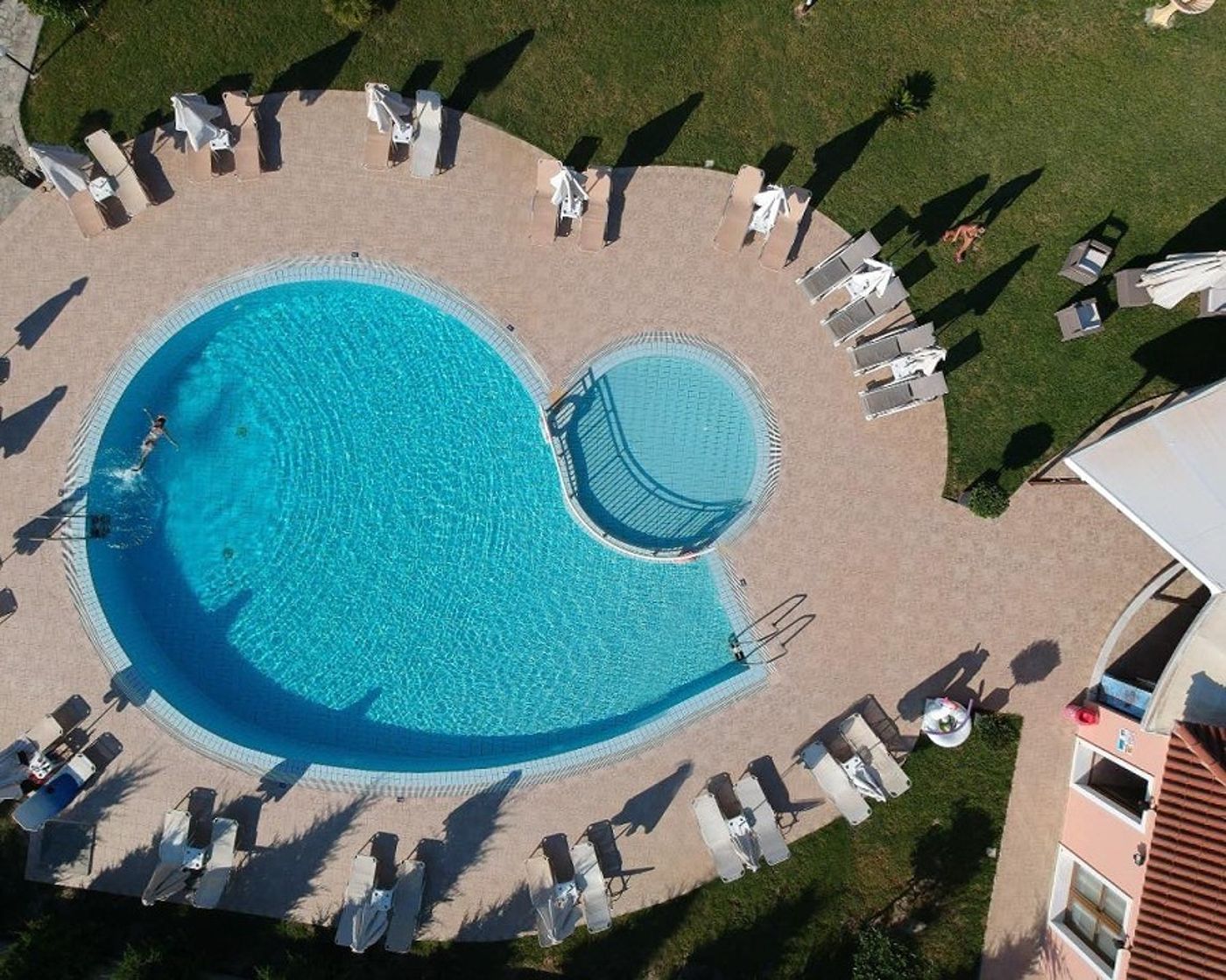 Eleni-s-Garden-Pool-8