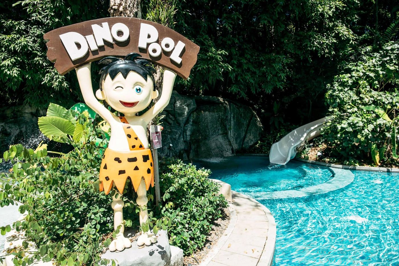 Renaissance-Phuket-Resort---Spa-Pool-26