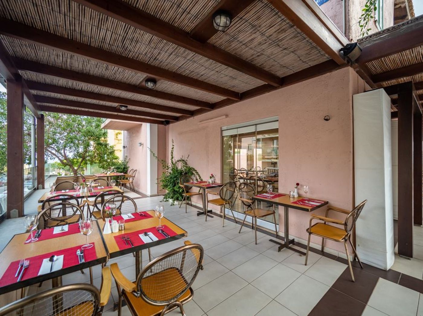 Silva-Beach-Restaurant-8