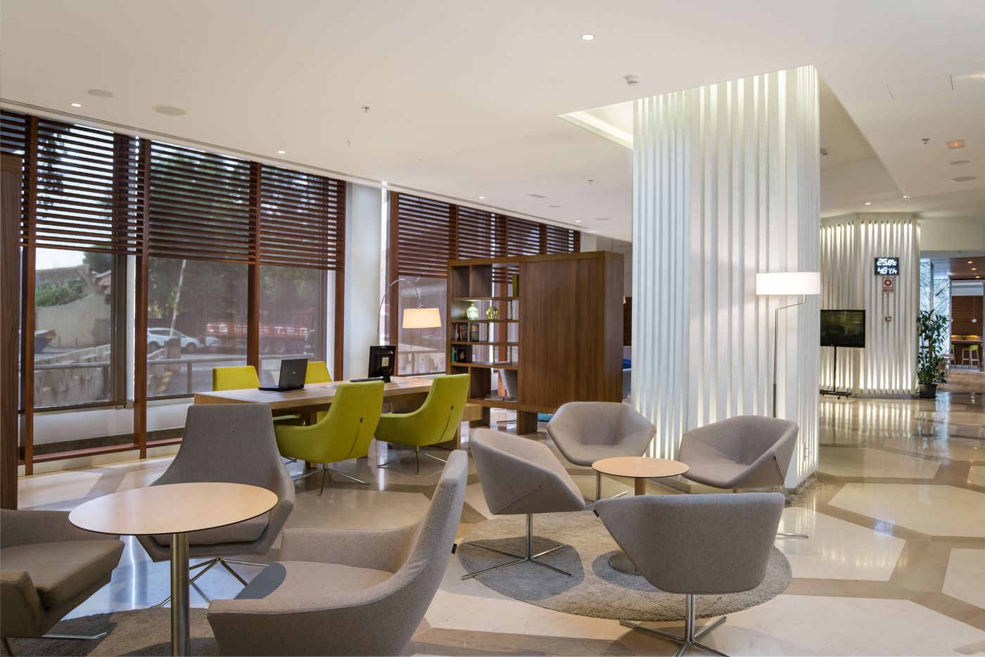 Courtyard-Madrid-Princesa-Lobby-17