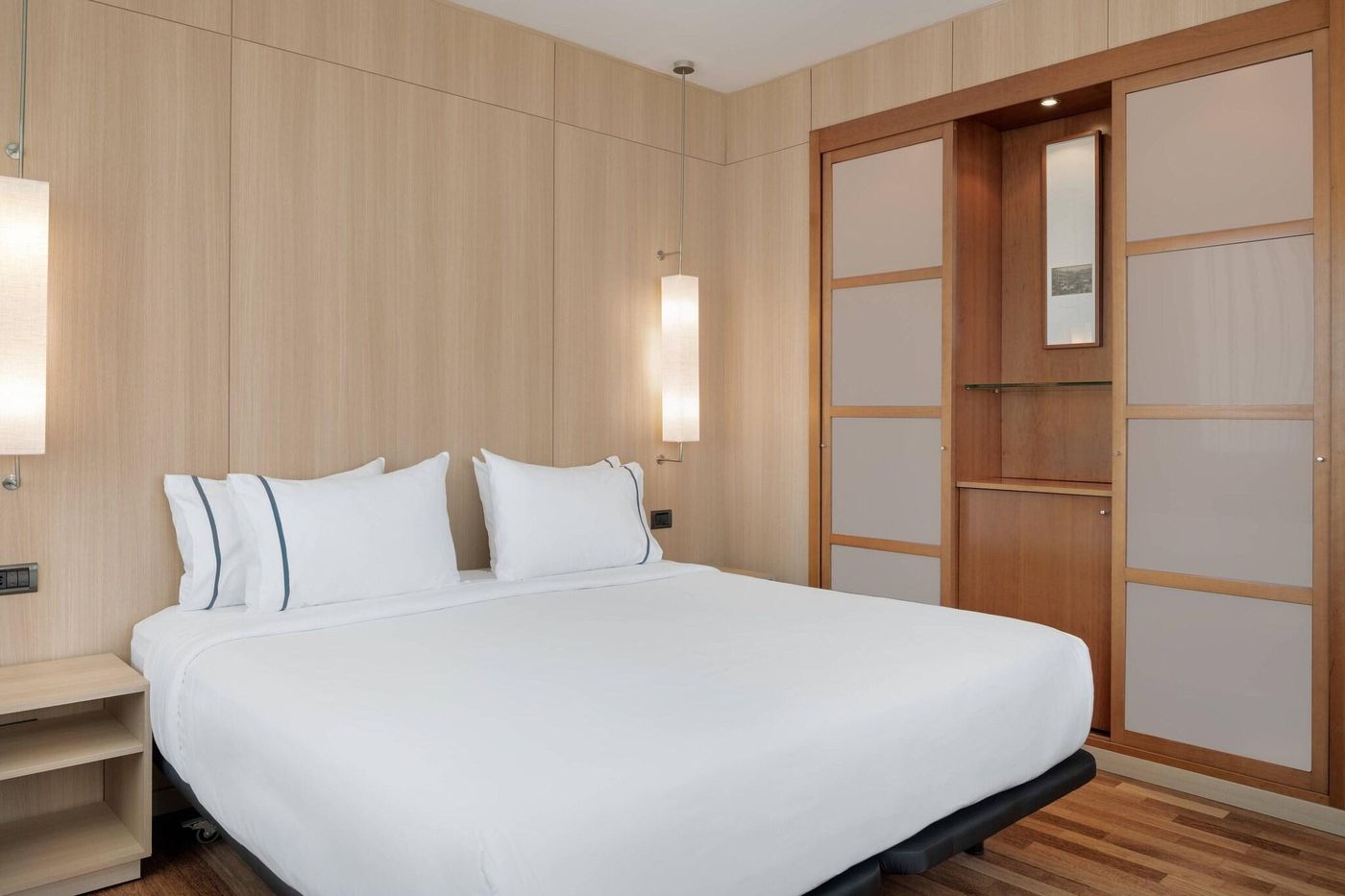 AC-Malaga-Palacio-Room-19