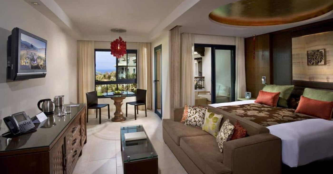 RedLevel-at-Melia-Palacio-de-Isora-Room-35