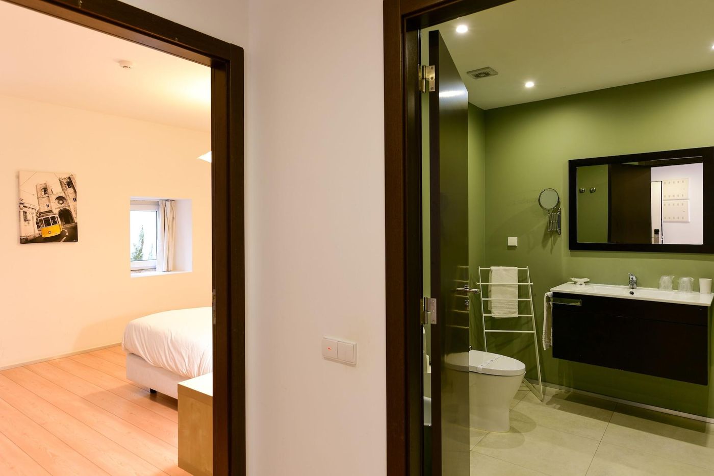 Alfama---Lisbon-Lounge-Suites-Room-63