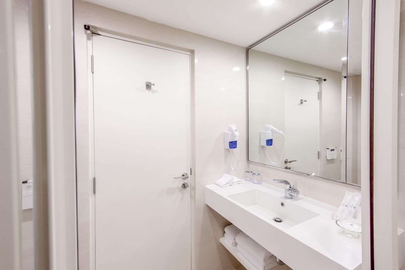 Mandarin-Hotel-Managed-By-Centre-Point-Room-22