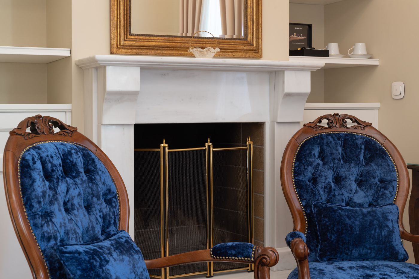 Noble-Suites-Room-14