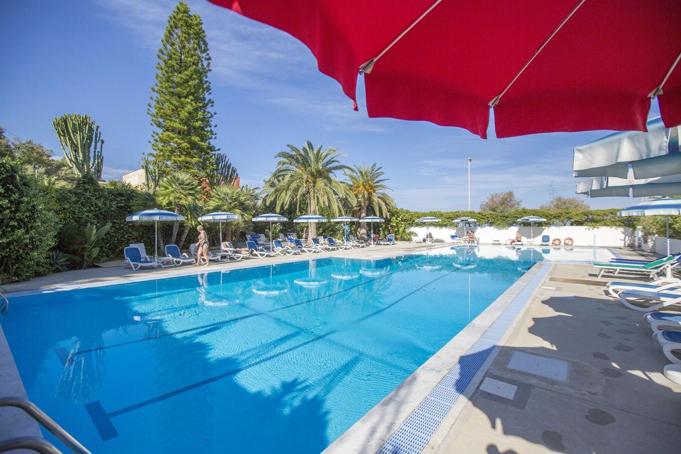 Hotel-Tourist-Pool-6