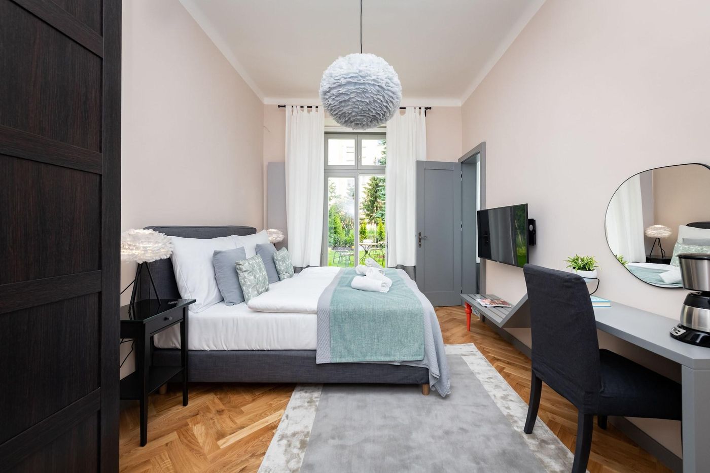 Empirent Garden Suites-Czech Republic-PRAGUE-Room-6