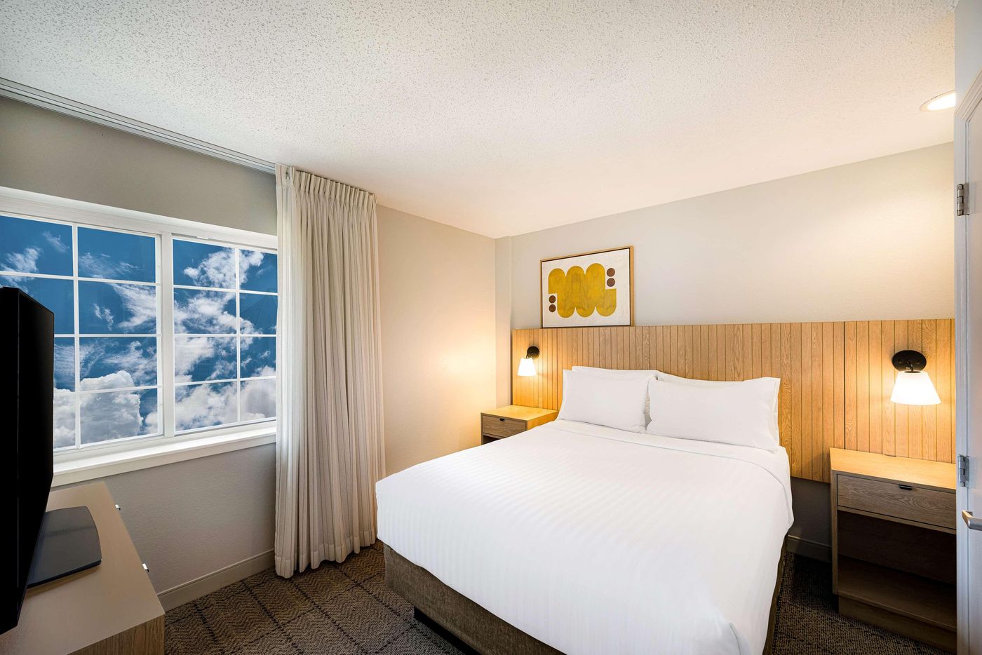 Sonesta-Simply-Suites-Jersey-City-Room-17