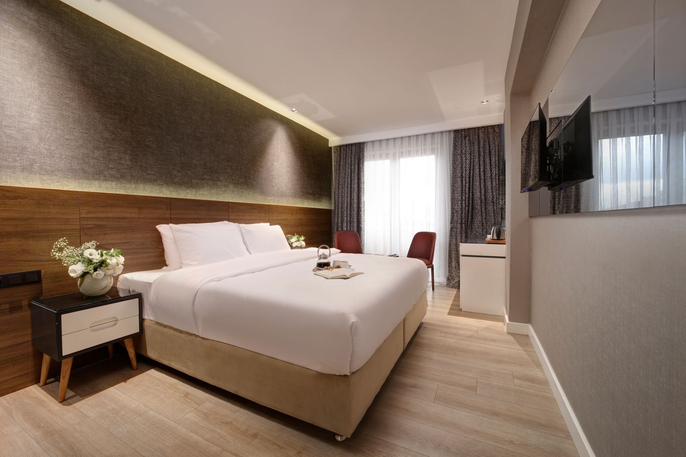 Dora-Pera-Hotel-Room-18