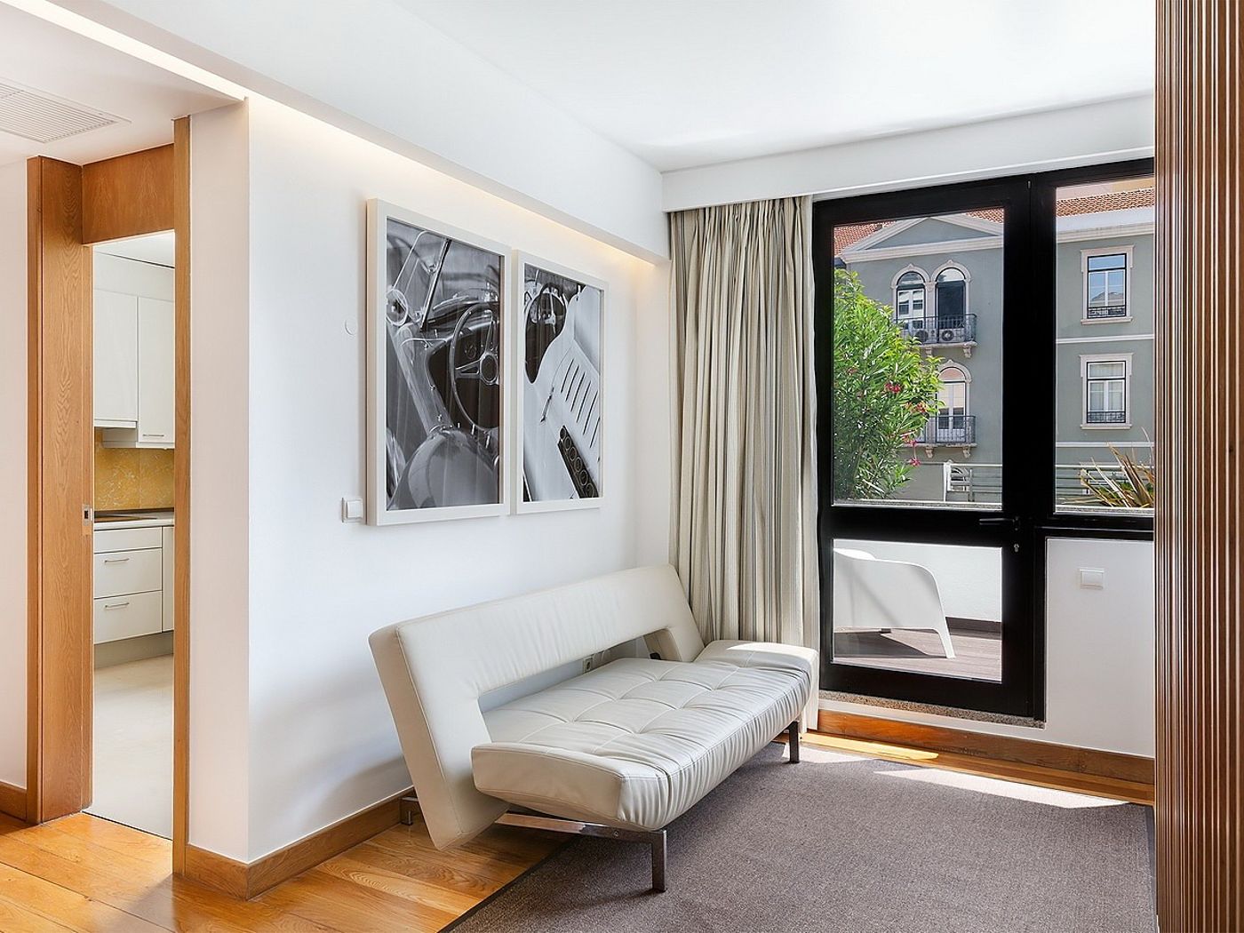 Hello-Lisbon-Marques-de-Pombal-Room-21