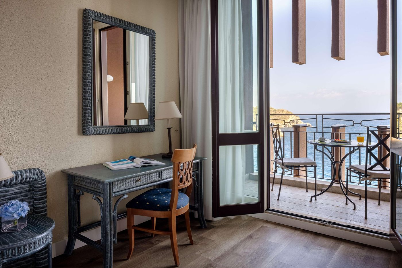 Unahotels-Capotaormina-Room-20