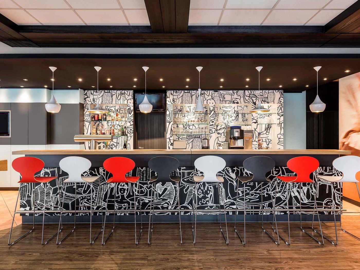 ibis-Muenchen-Parkstadt-Schwabing-Bar-15