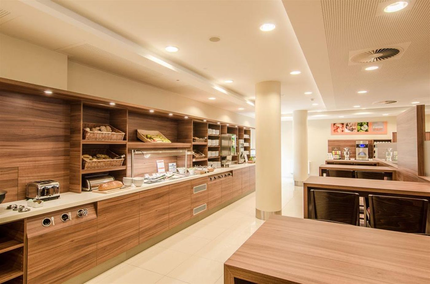 Premier Inn Düsseldorf City Centre - Germany - DUSSELDORF - Restaurant - 8