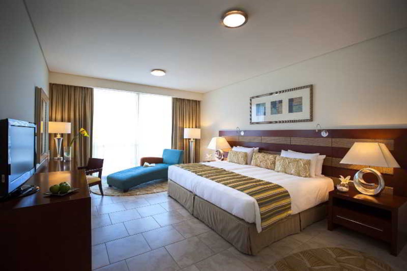 Oasis-Beach-Tower-Serviced-Room-13