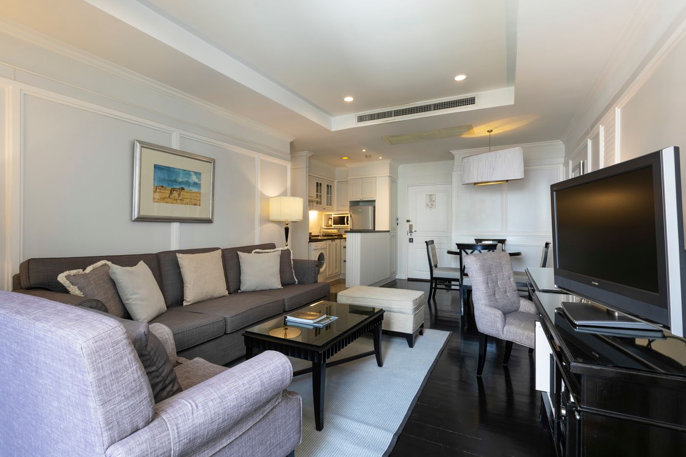 Cape-House-Langsuan-Room-16