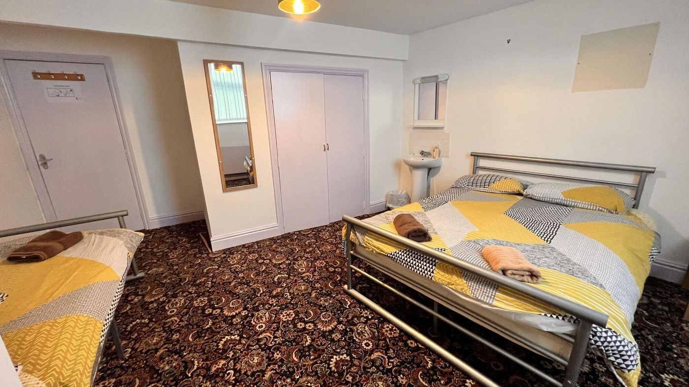Castle Lodge Guest House-United Kingdom-LIVERPOOL-Room-9