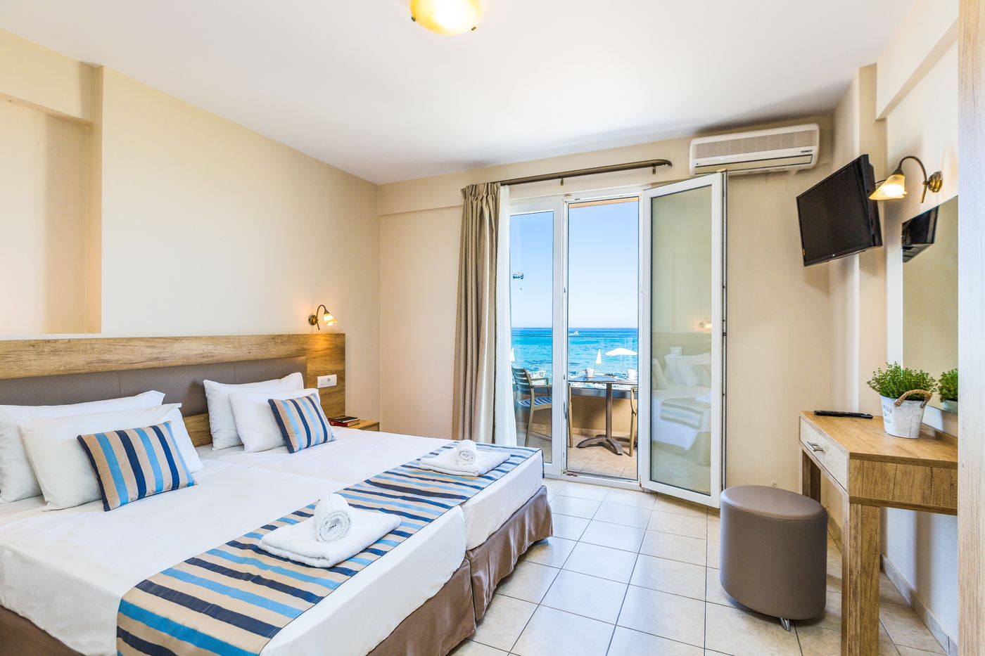 Theo Star Beach Apartments