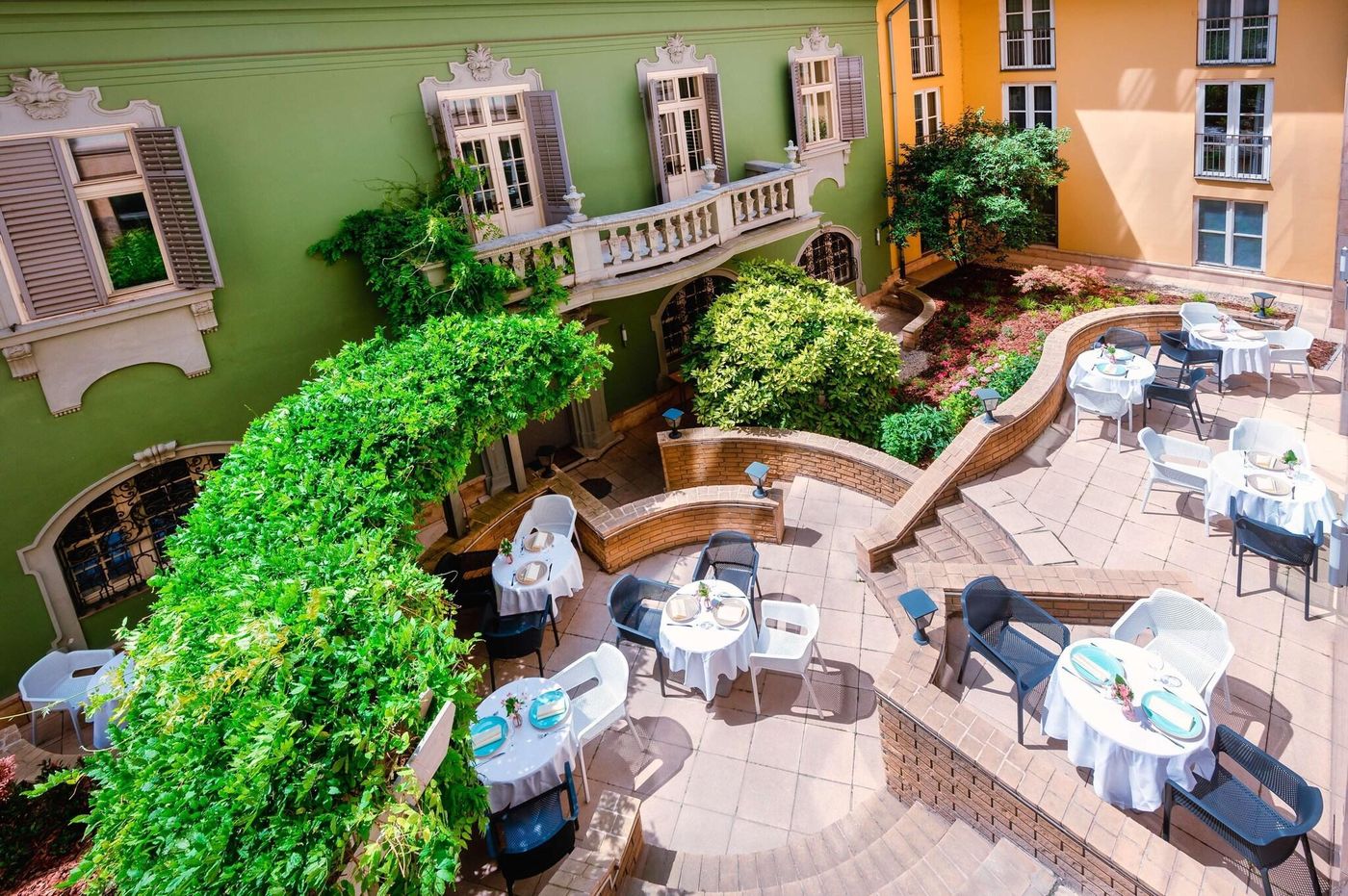 art-otel-Budapest-powered-by-Radisson-Hotels-General-view-2