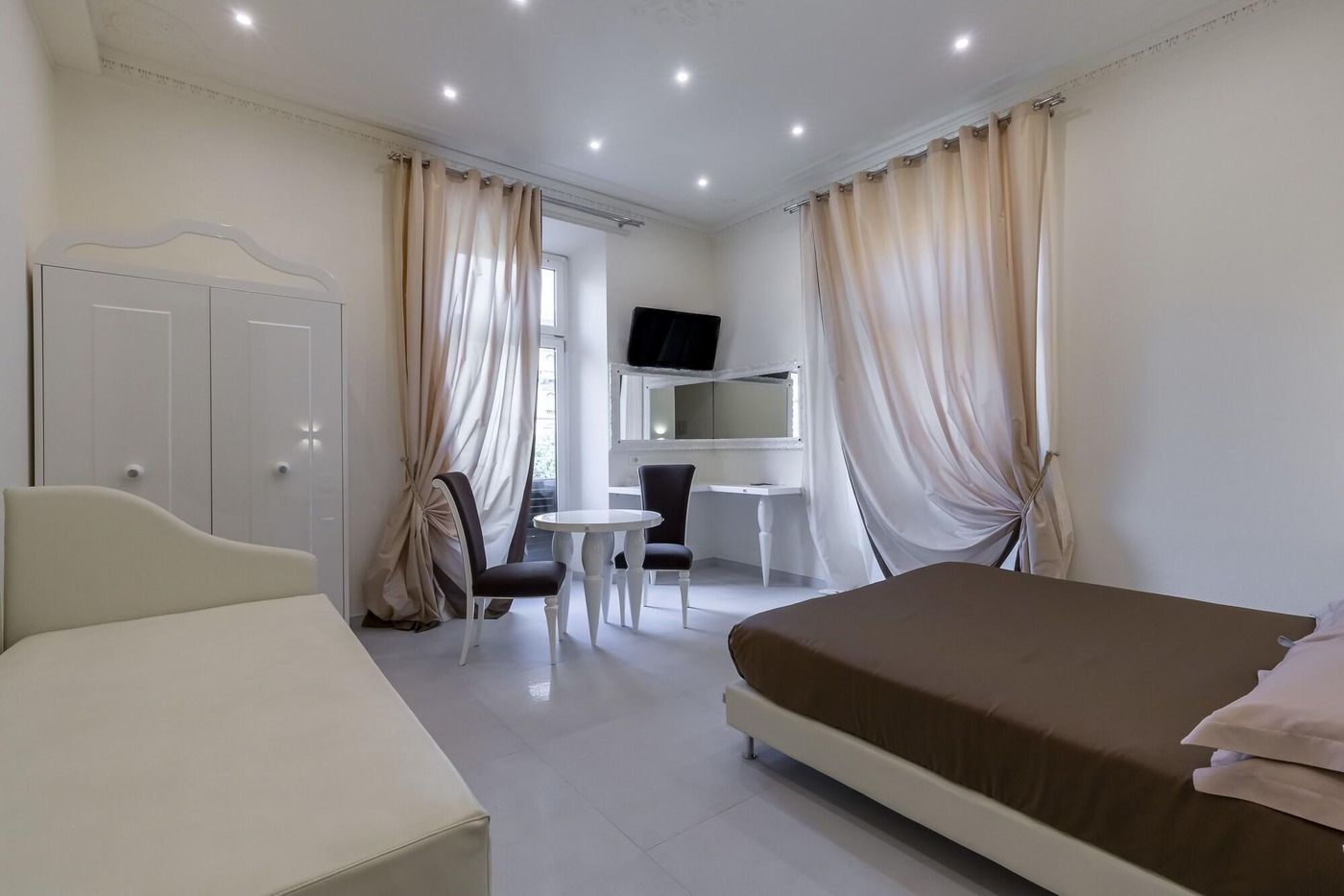 Columbia-Charming-Spa-Room-42