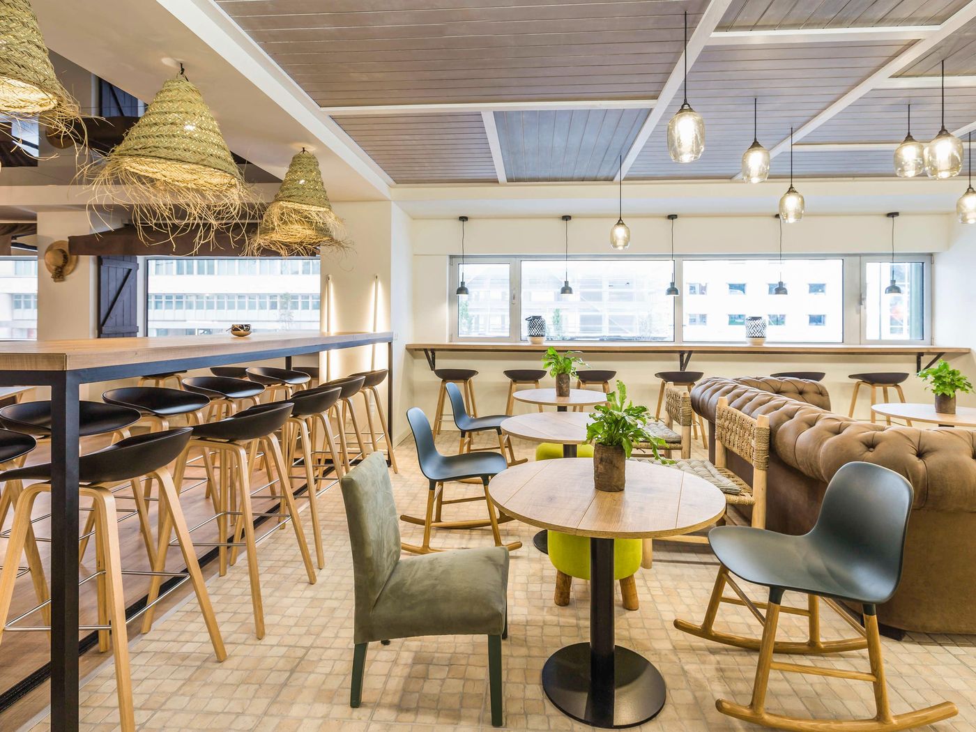 ibis-Styles-Lisboa-Centro-Marqu-s-de-Pombal-Bar-14