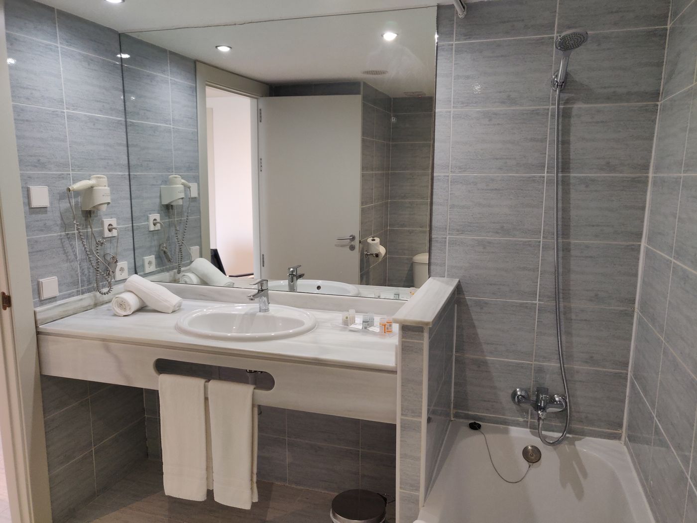 Cabogata-Garden-Room-44