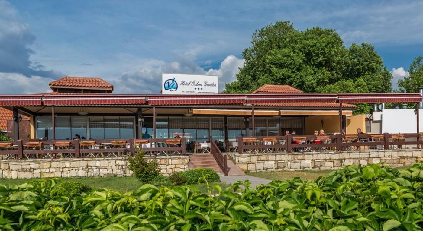 Ozlem-Garden-General-view-14