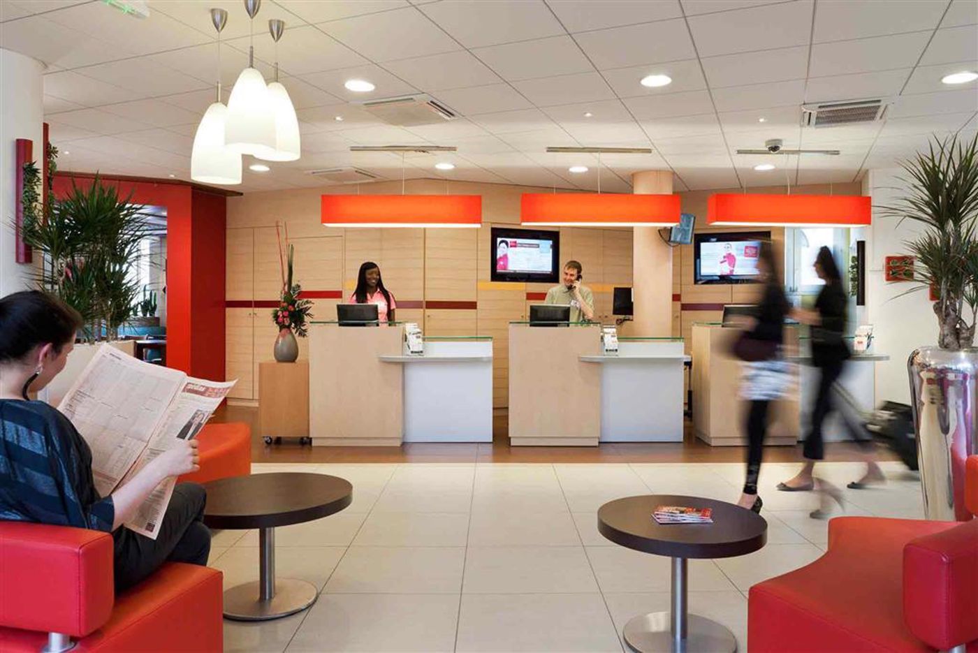 Ibis-Paris-Gare-du-Nord-Chateau-Landon-10th-Hotel-Lobby-15