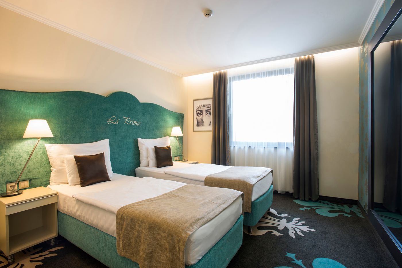 La-Prima-Fashion-Hotel-Room-24