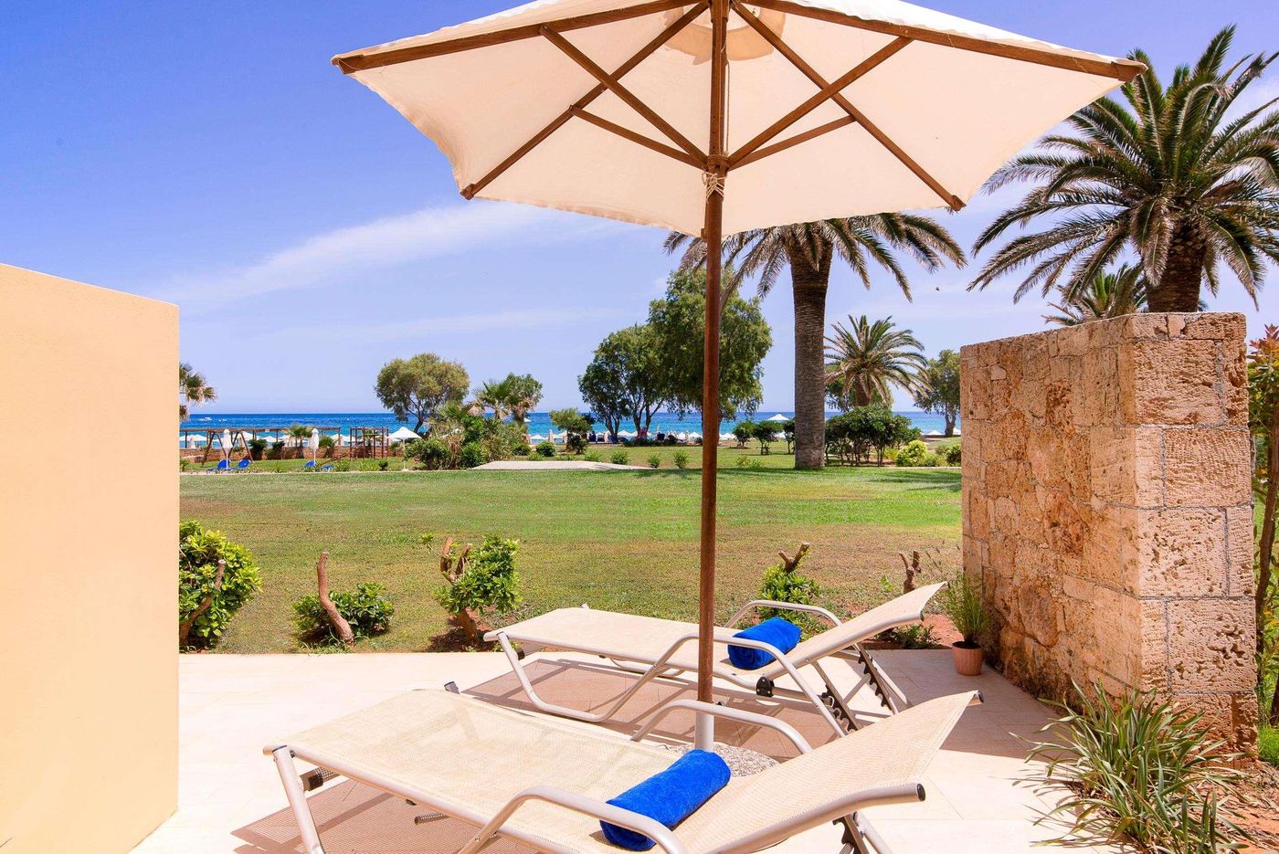 Kernos-Beach-Room-55