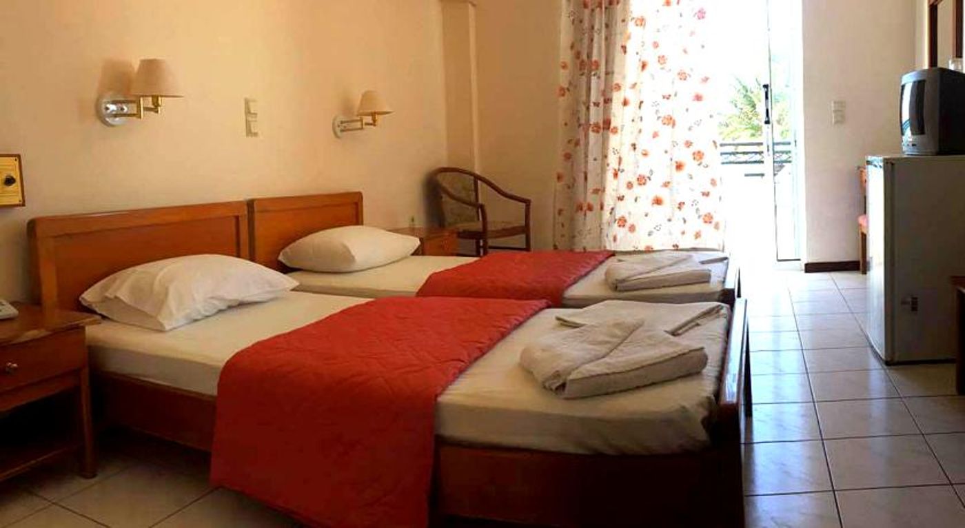 Chryssi Akti - Paradise Beach Hotel