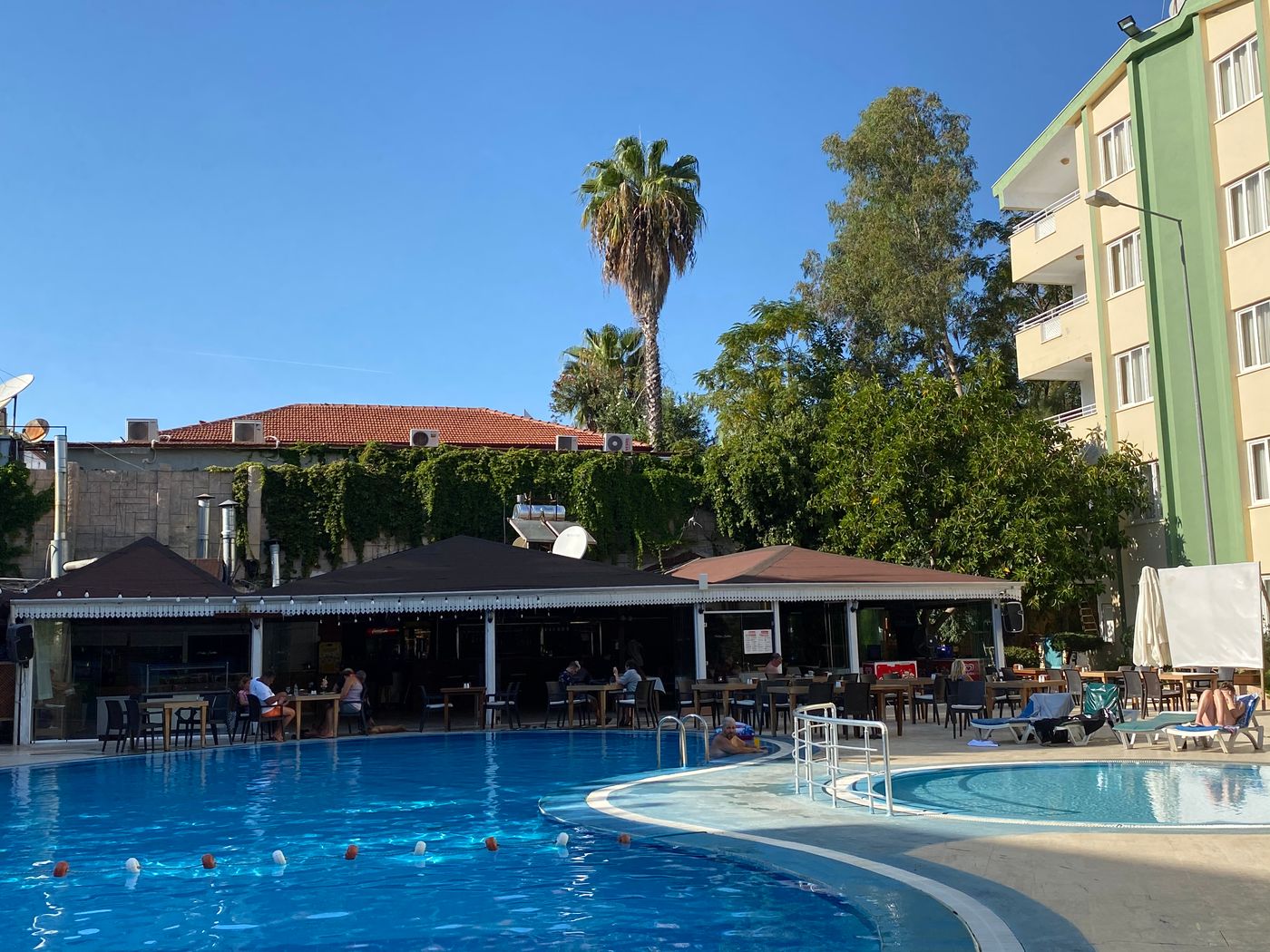 Melissa-Garden-Apart-Hotel-Restaurant-9