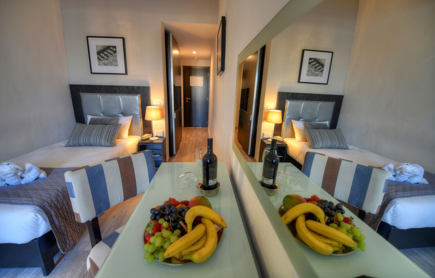 St-Julians-Bay-Hotel-Room-15