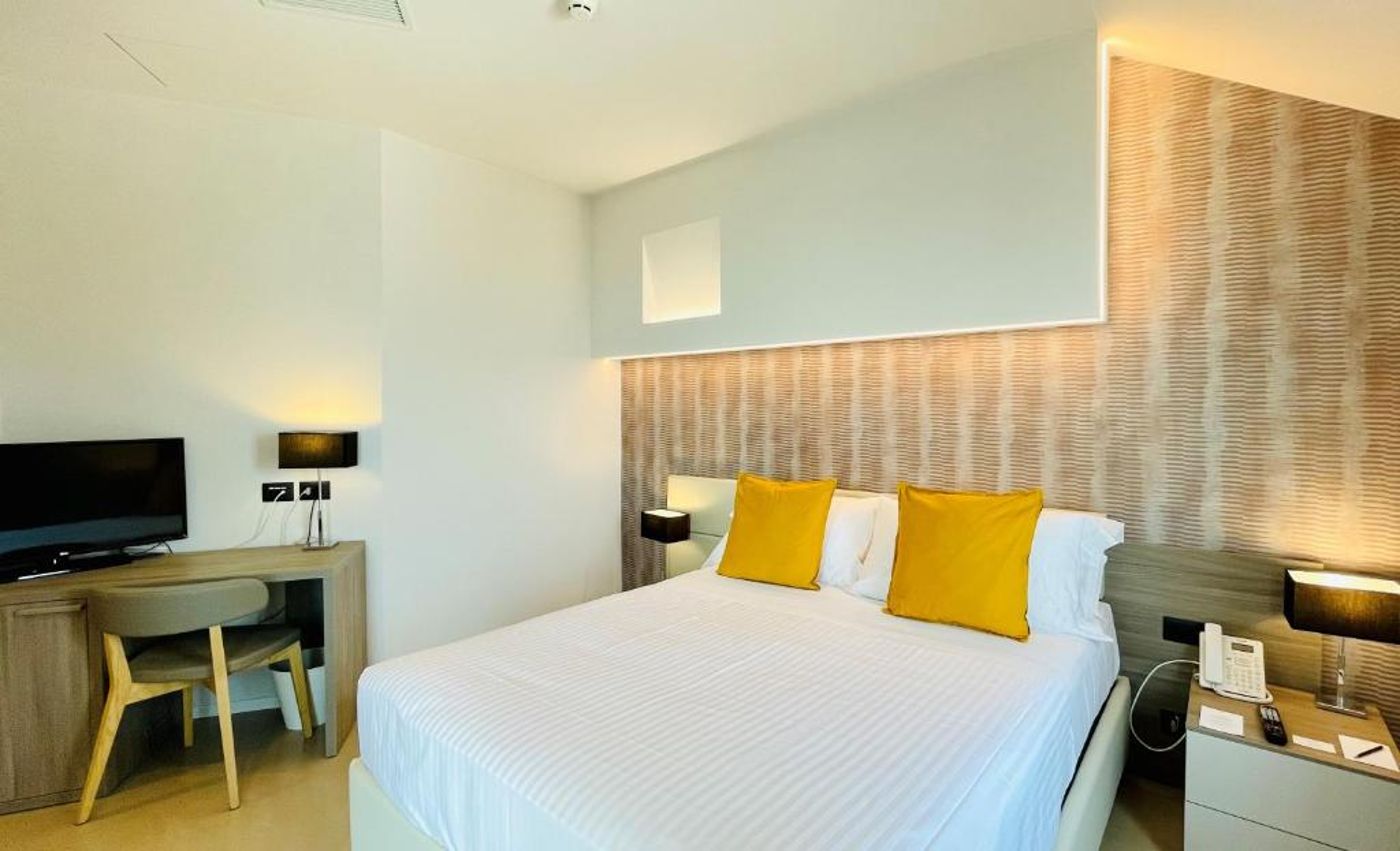 Grand-Hotel-Faraglioni-Room-9