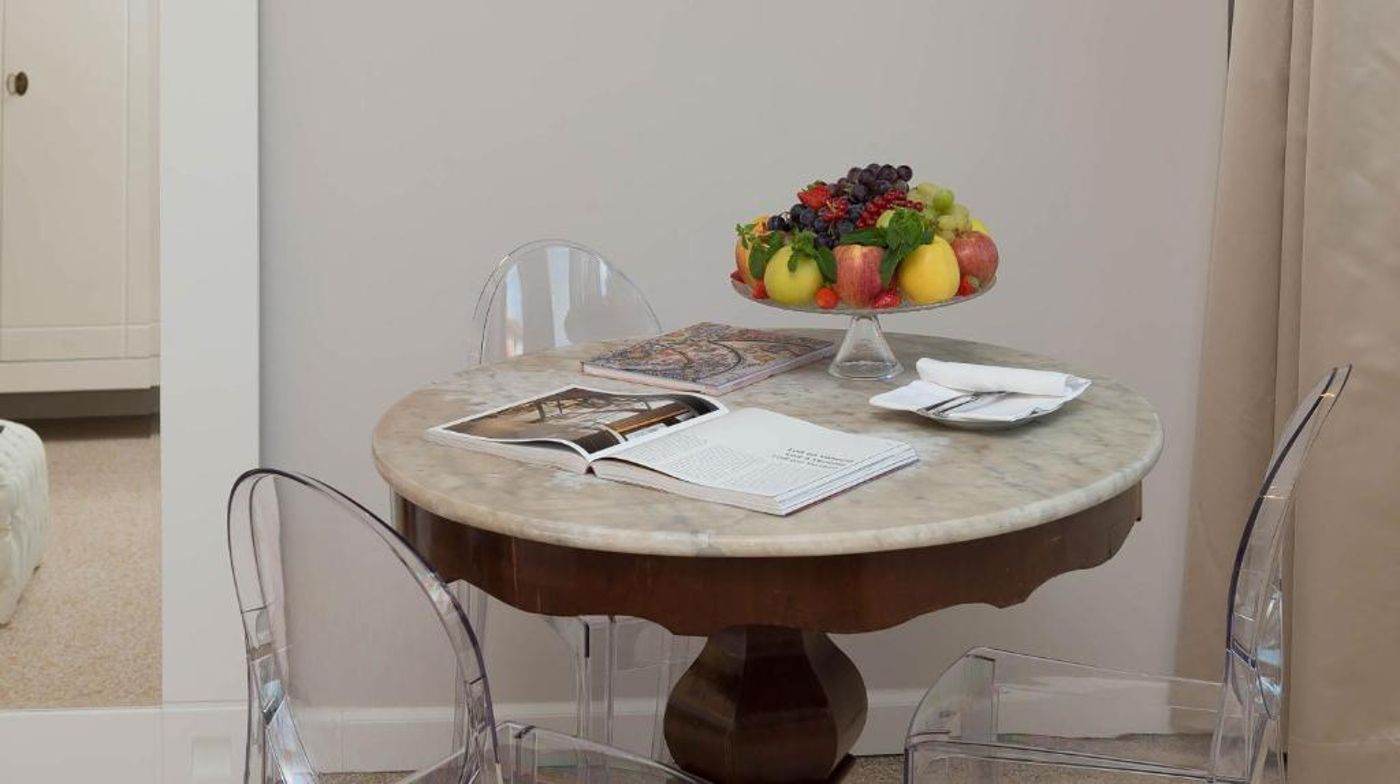 Sonder-Salute-Palace-Room-50