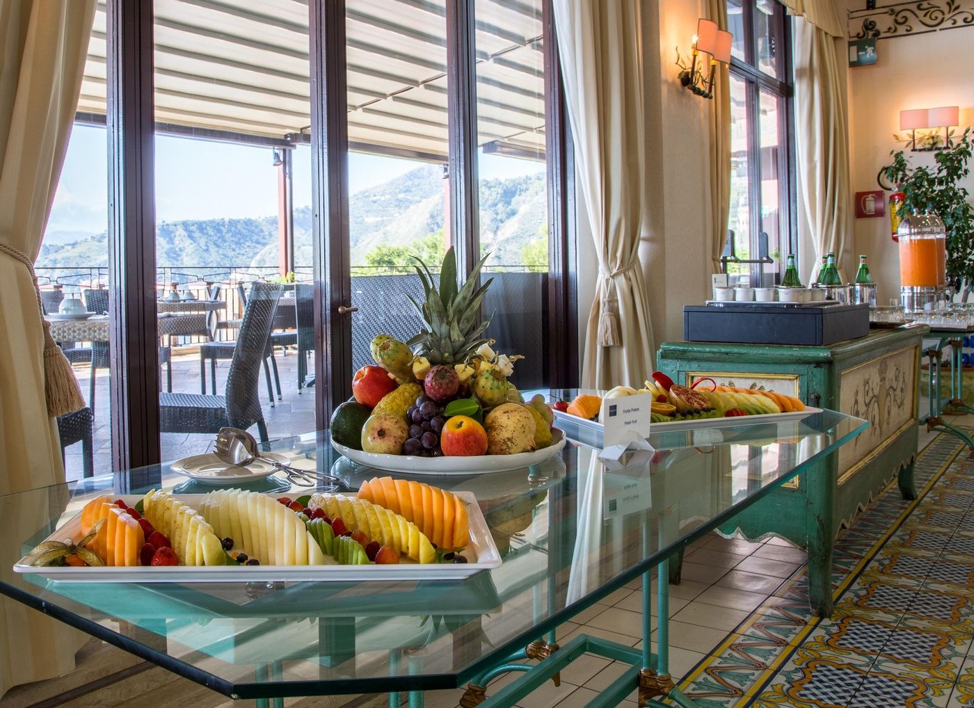 Unahotels-Capotaormina-Bar-30