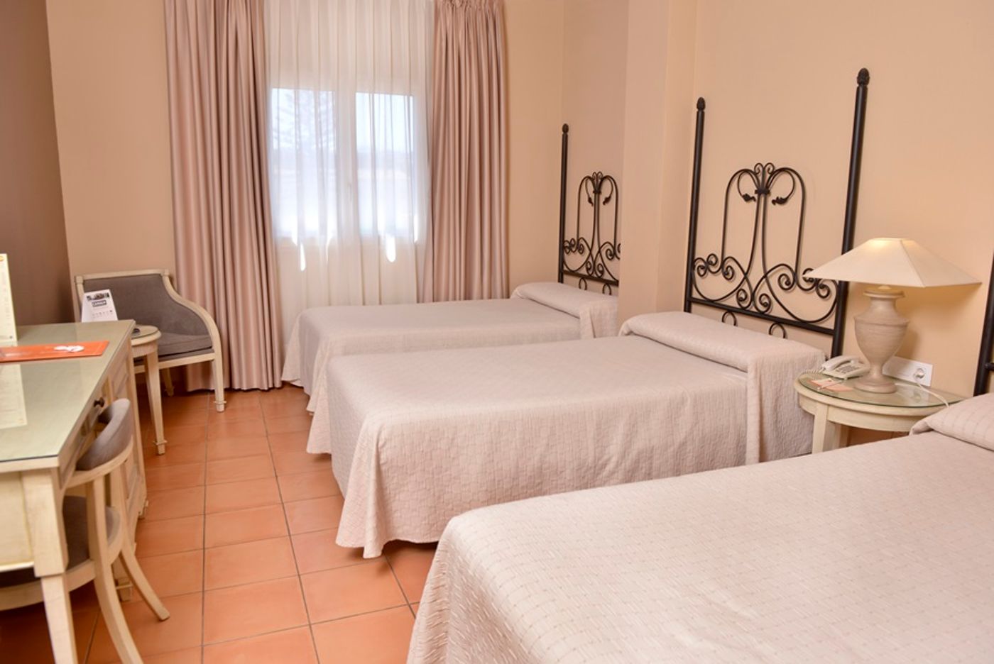 Alboran-Algeciras-Room-14