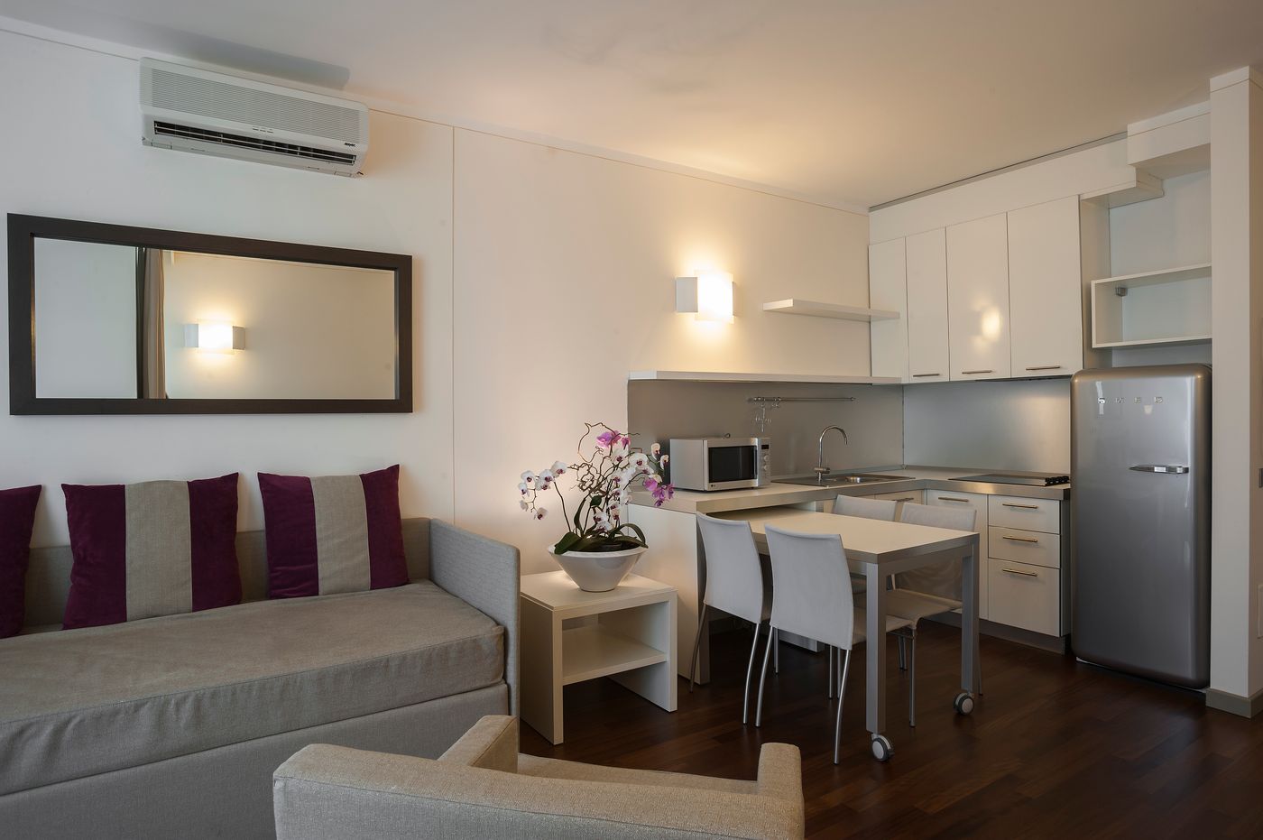 Ramada-Plaza-Milano-Hotel-Room-4