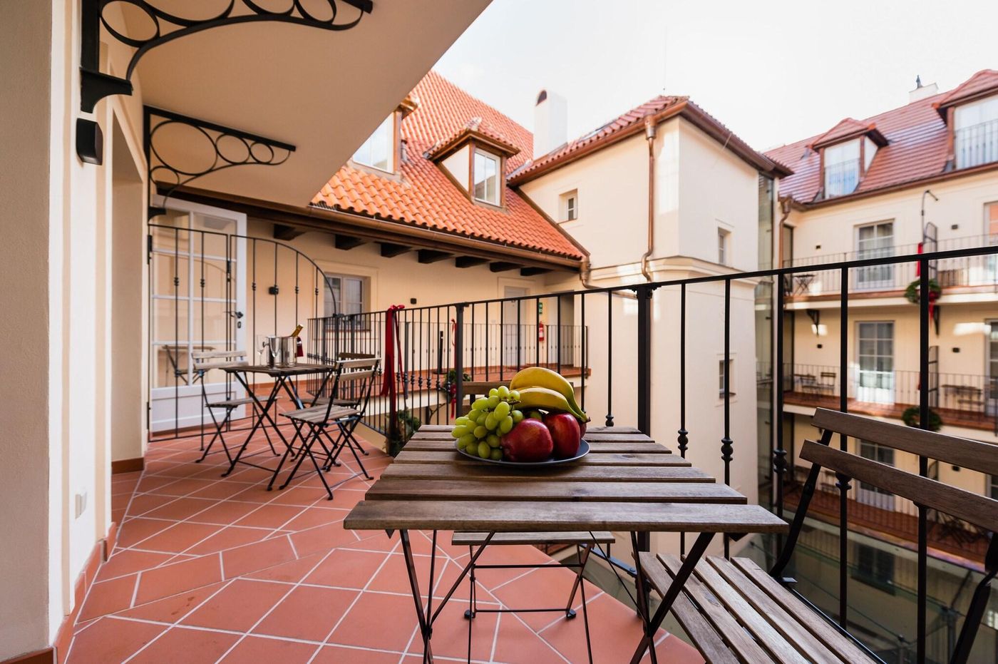 Old-Royal-Post-Hotel-Room-2