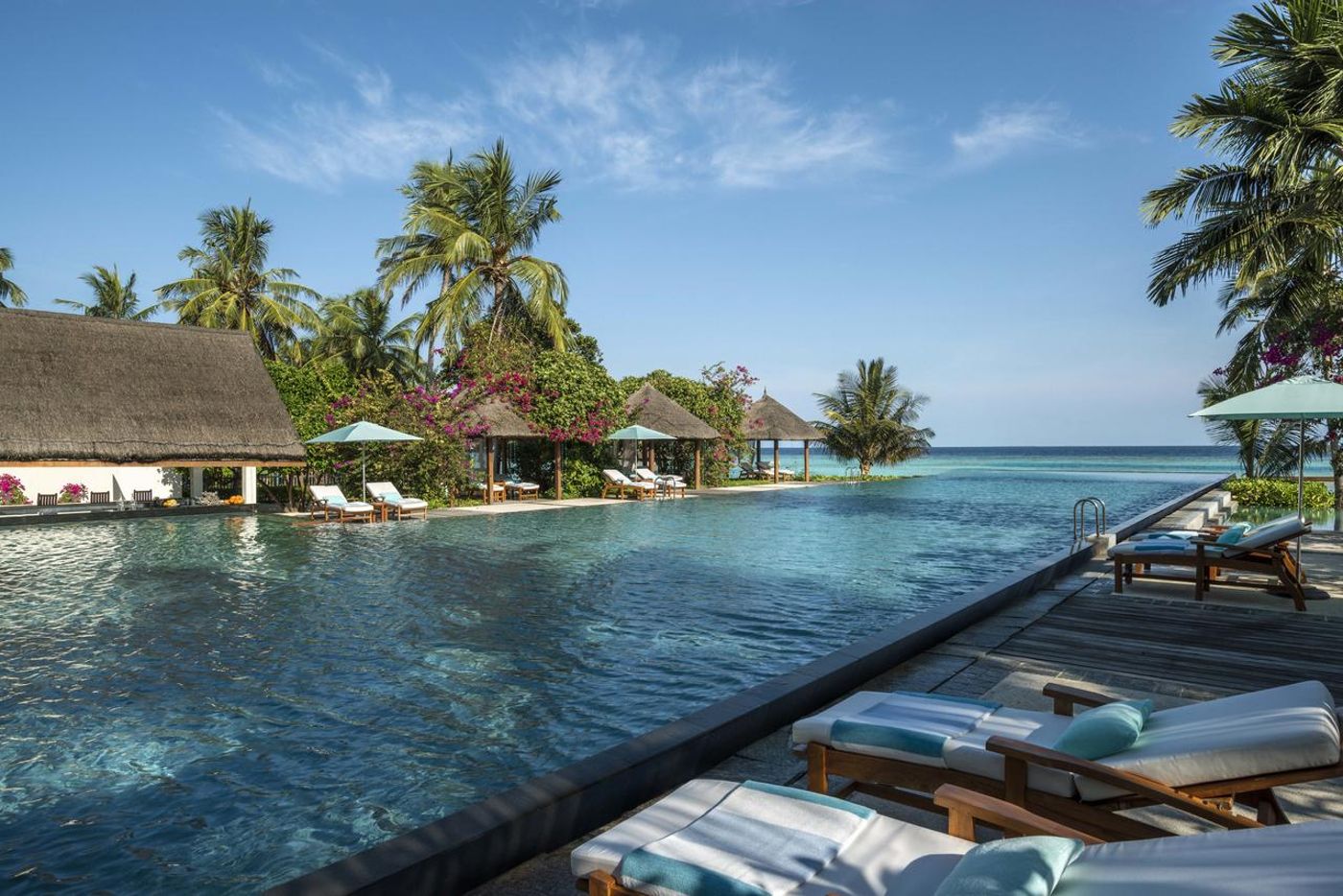 Four Seasons Landaa Giraavaaru